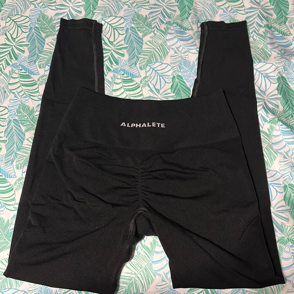 ALPHALETE Amplify leggings in Black